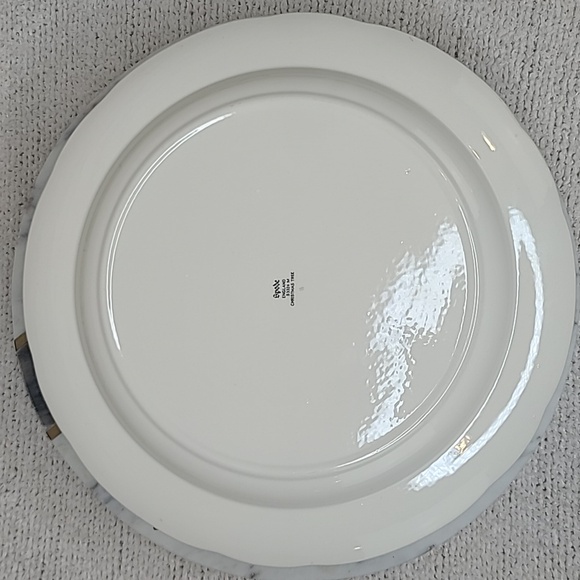 Spode Christmas Tree 12" Round Scalloped Chop Plate/Platter - Picture 13 of 17